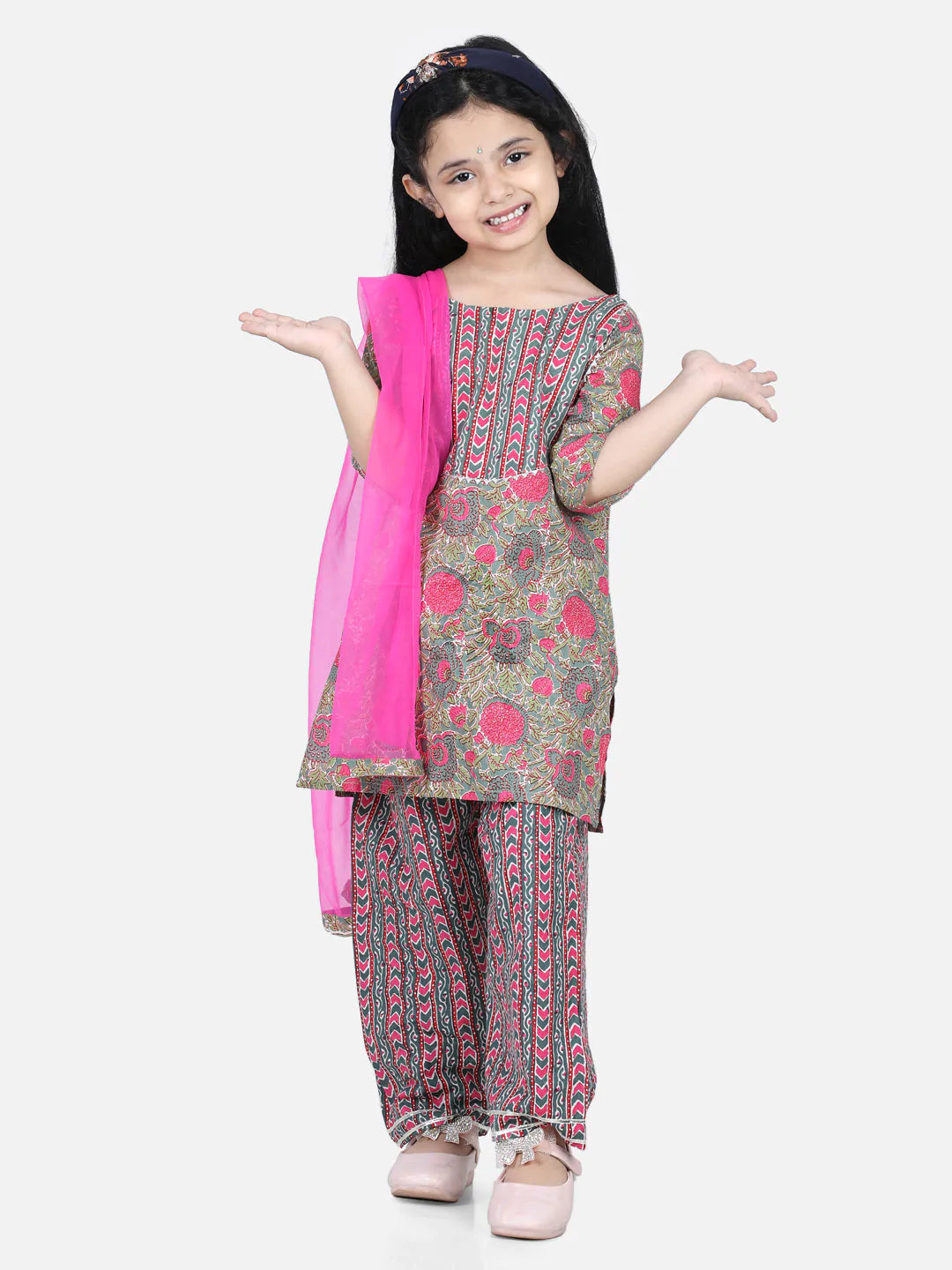 NOZ2TOZ Green Color Pure Cotton Printed Kurti with Pant For Girls - Distacart