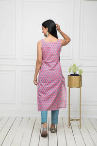 Thumbnail for Myshka Women Pink Solid Cotton Straight Round Neck Kurtas - Distacart