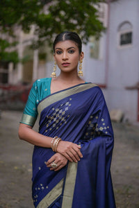 Thumbnail for Vishnu Weaves Women's Navy-Blue Soft Silk Zari Woven Saree with Blouse - Distacart