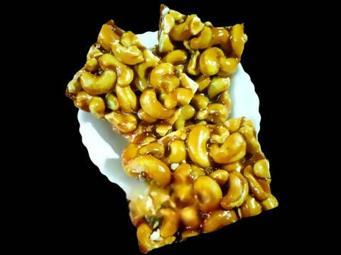 Godavari Vantillu Kaju Chikki / Cashew Chikki / Bellam Jeedipappu Achu - Distacart