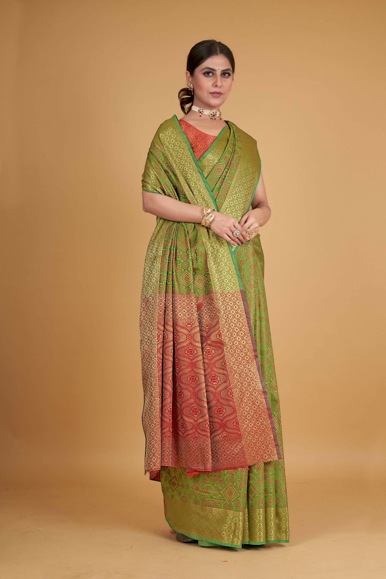 Green Silk Woven Design Saree With Unstitched Blouse Piece - Akshita - Distacart