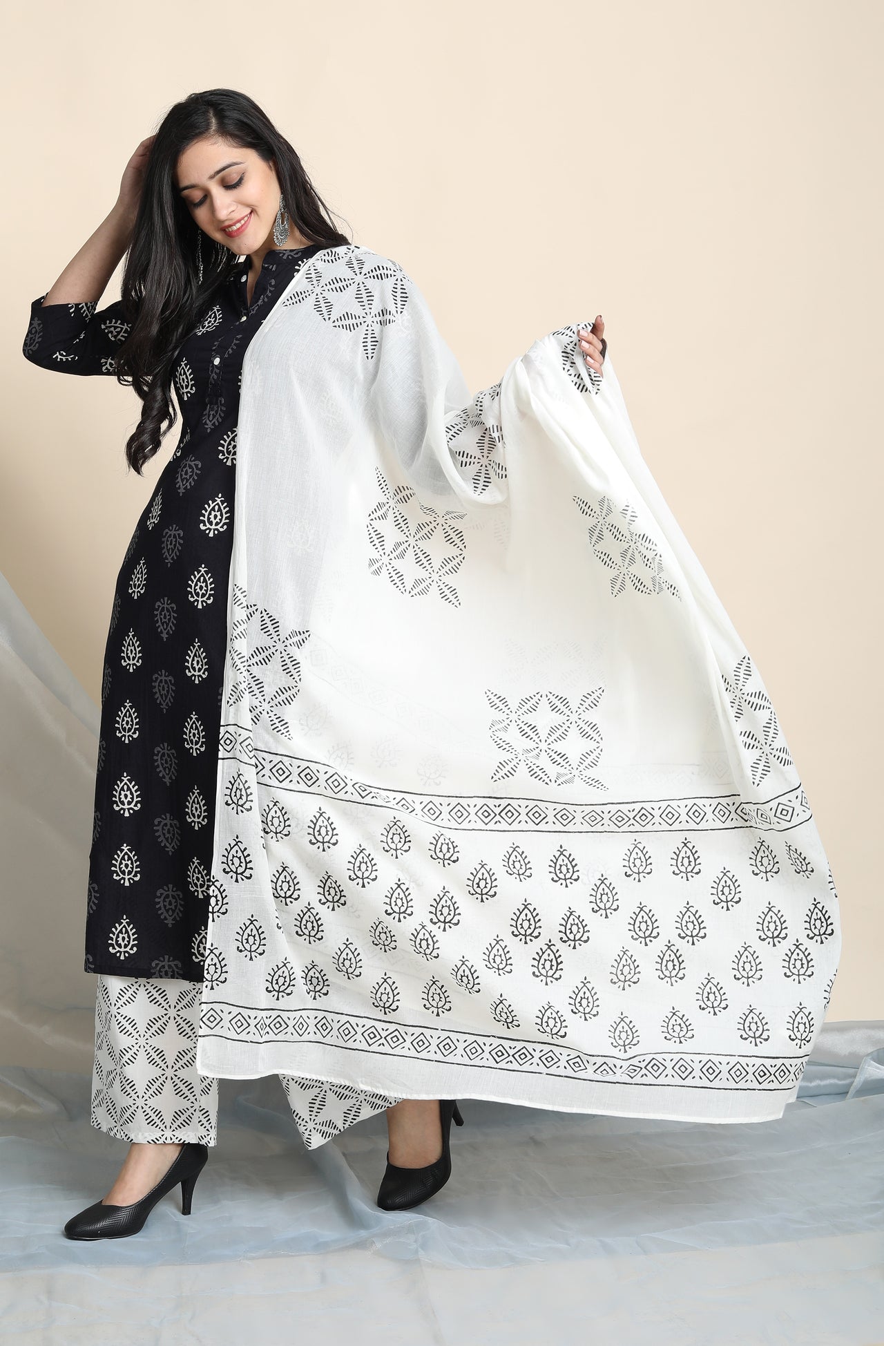 Janasya Women's Black Cotton Block Print Kurta With Palazzo And Dupatta - Distacart