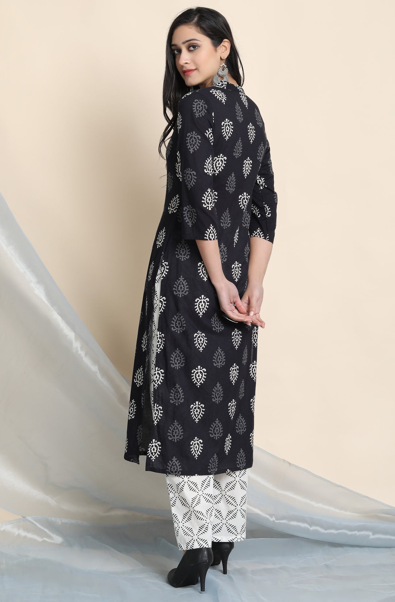 Janasya Women's Black Cotton Block Print Kurta With Palazzo And Dupatta - Distacart