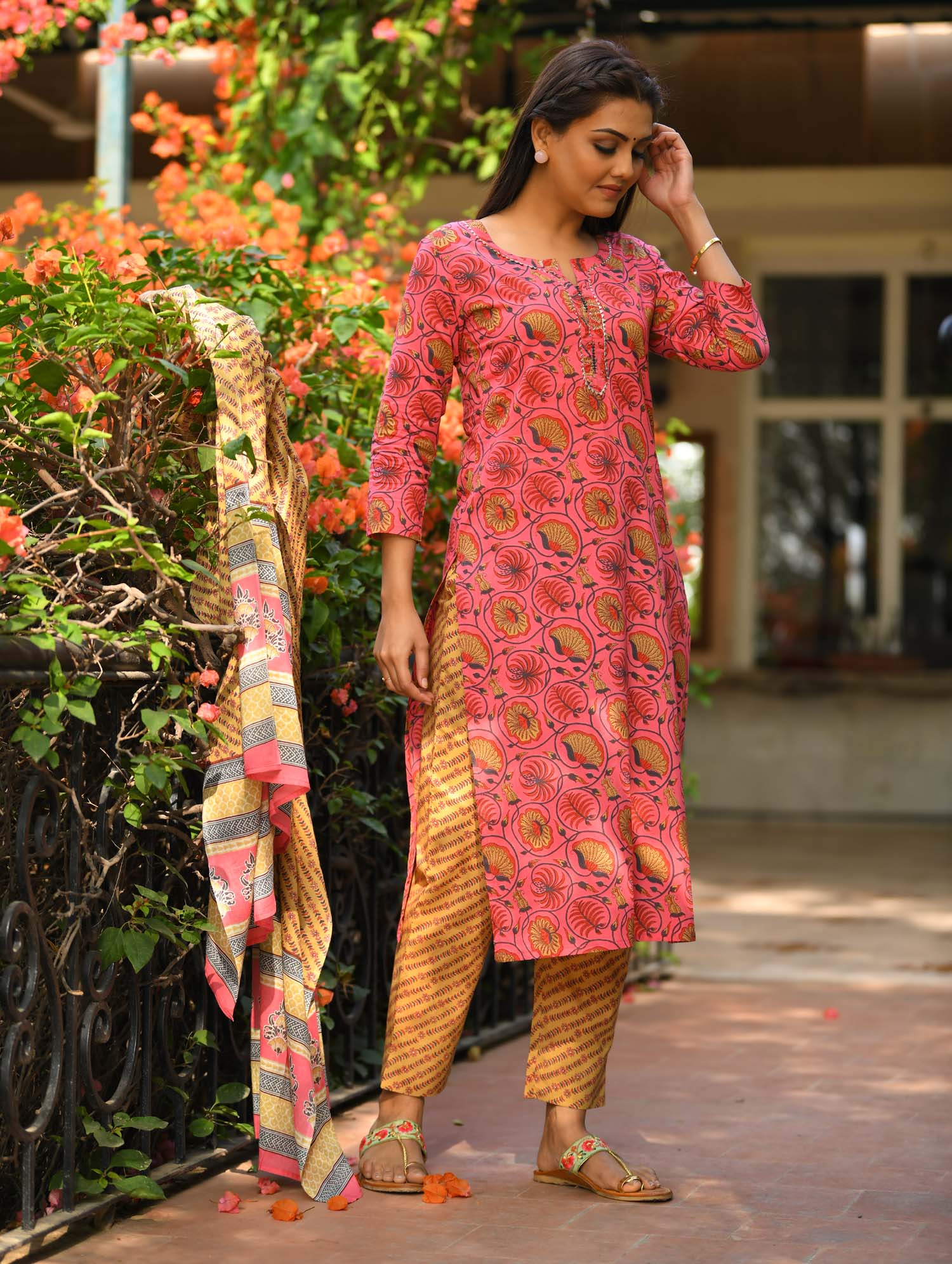 Kaajh Pink Floral Print Suit Set For Women - Distacart