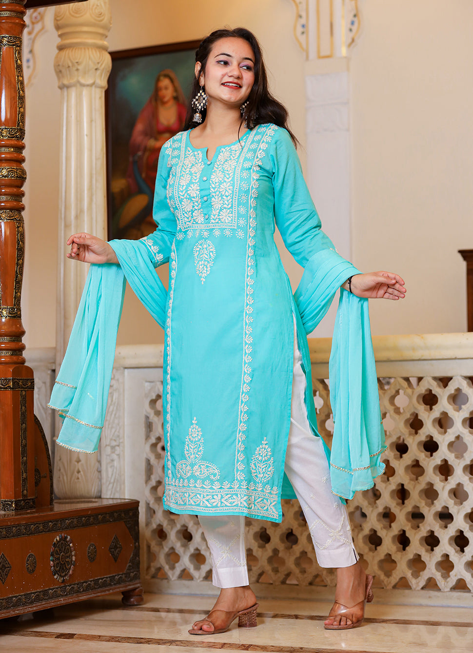Kaajh Women's Turquoise Hand Embroidered Lucknow Chikankari Kurta Set With Dupatta - Distacart