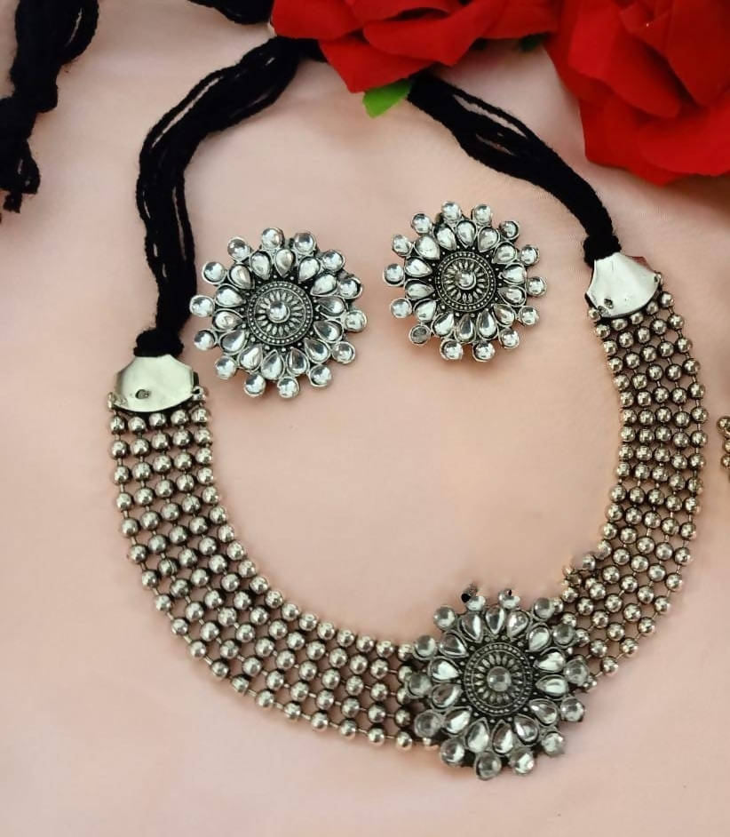 Mominos Fashion Silver color Necklace with Kundan work Mangalsutra - Distacart