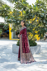 Thumbnail for Vishnu Weaves Women's Maroon Banarasi Silk Zari Woven Saree with Blouse - Distacart