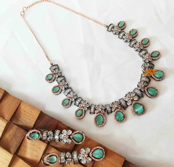 Khavi Arts Designer Set with Rose Antique Polish-Green - Distacart