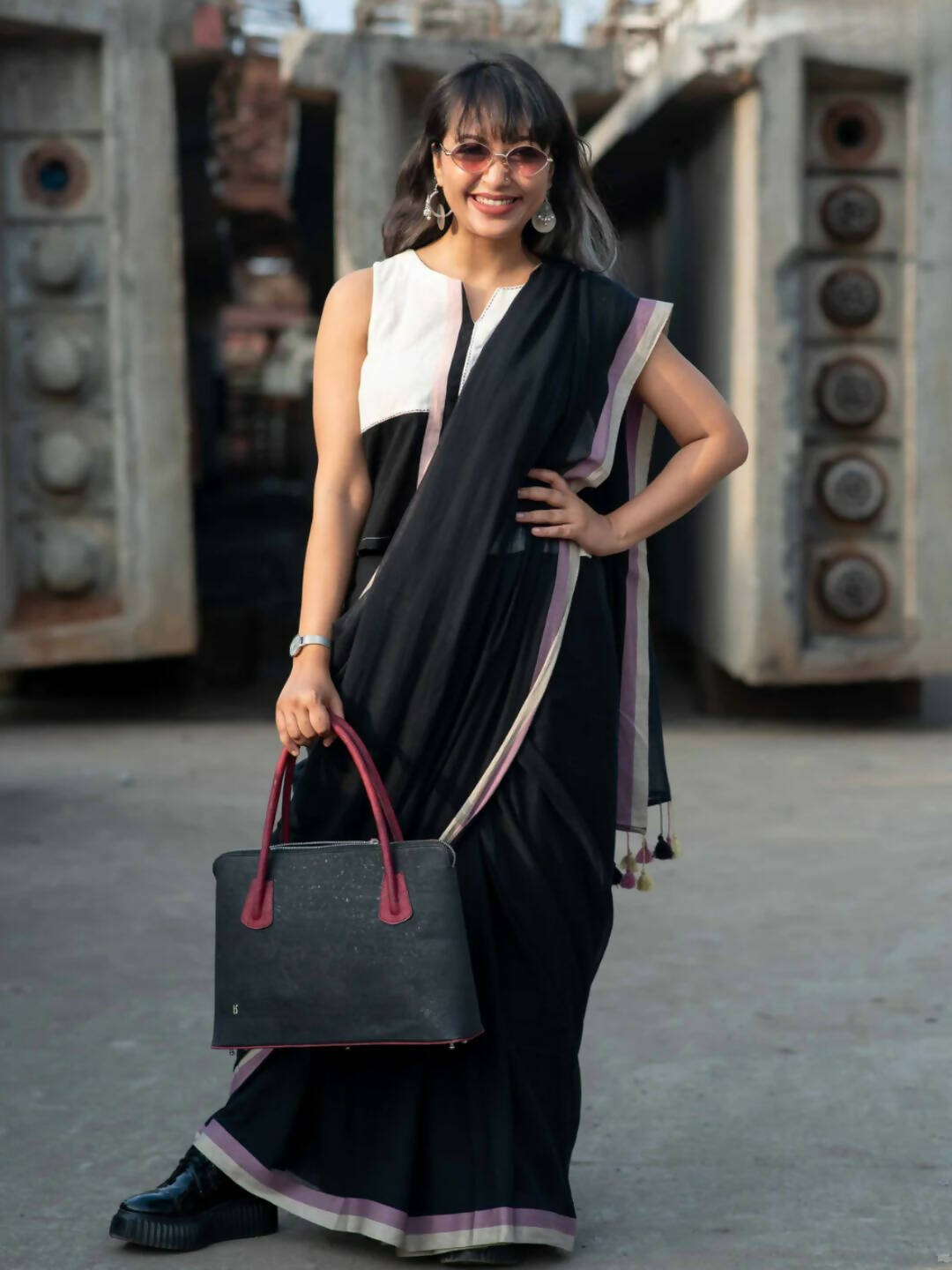 Suta Black Solid Mul Cotton Saree - Distacart