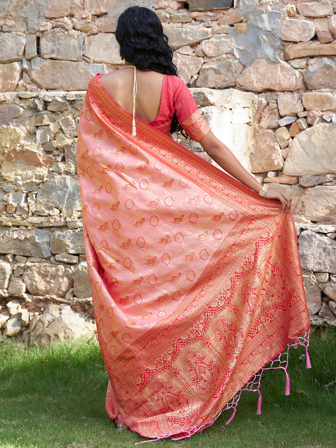 Janasya Peach Banarasi Silk Woven Dual Tone Floral Design Banarasi Silk Saree - Distacart