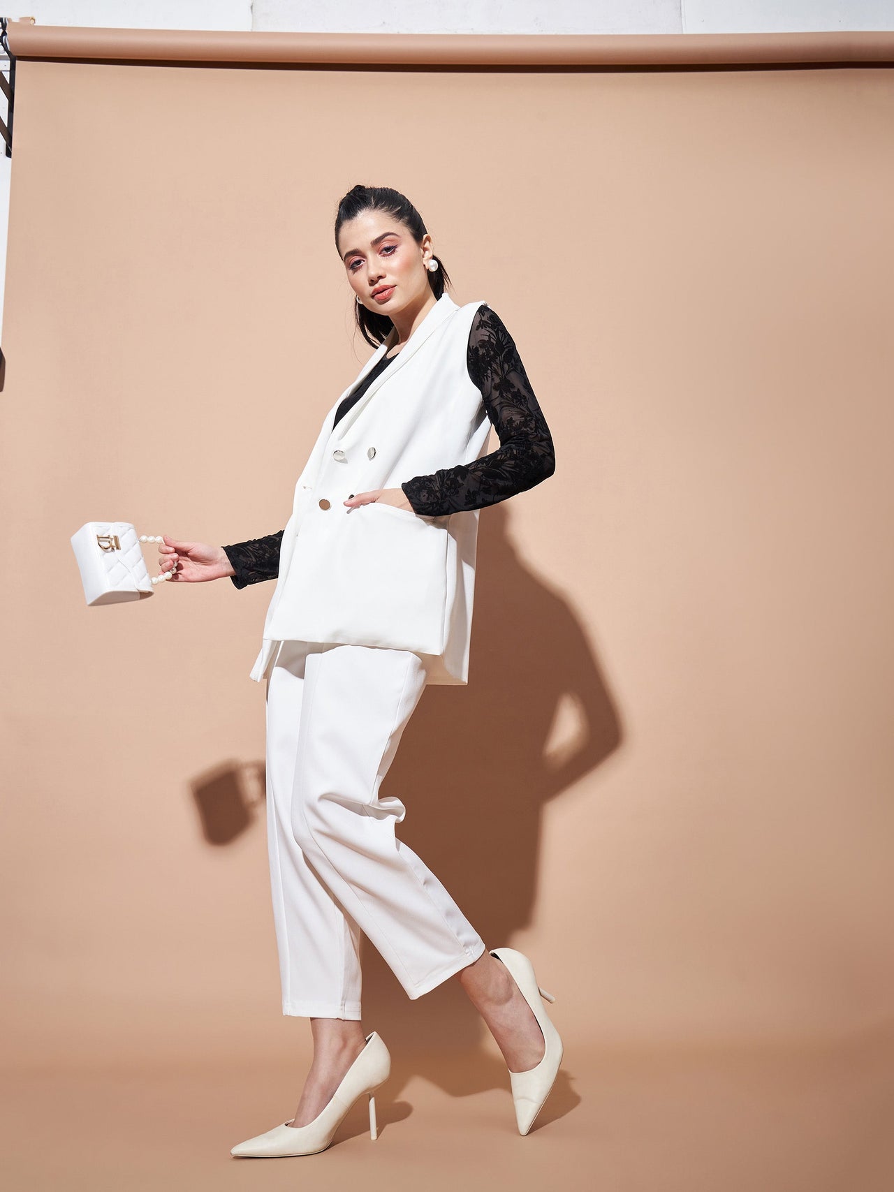 Lyush Women White Show Pocket Sleeveless Longline Blazer - Distacart