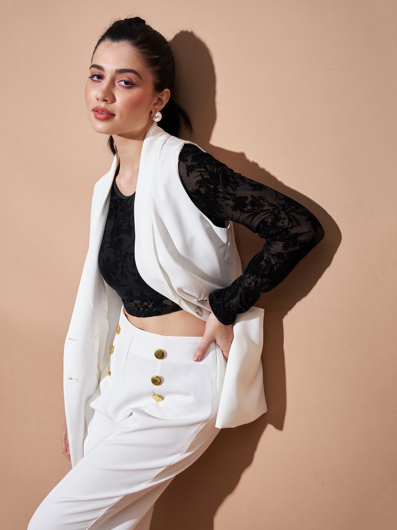 Lyush Women White Show Pocket Sleeveless Longline Blazer - Distacart