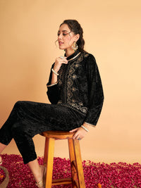 Thumbnail for Lyush Women Black Velvet Front Embroidered Jacket - Distacart