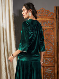 Thumbnail for Lyush Women Green Velvet Embroidered Short Kurta - Distacart