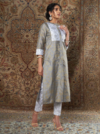 Thumbnail for Lyush Women's Grey Brocade Floral Kurta With White Brocade Pants - Distacart