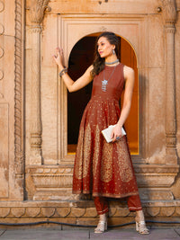 Thumbnail for Lyush Women Rust Kali Foil Sleeveless Anarkali Kurta With Pants - Distacart