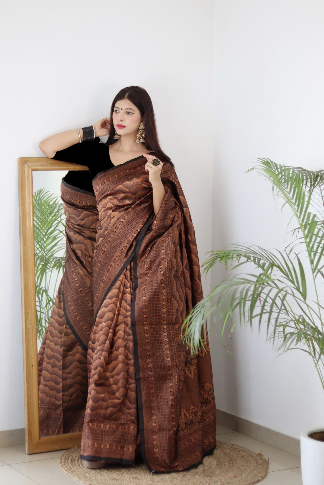 Vamika Weaving Banarasi Jacquard black Kanjivaram Saree - Distacart