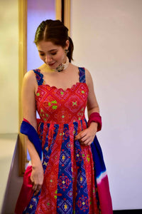 Thumbnail for Partywear Designer Green Yellow Pure Maslin Gown - Anbazaar - Distacart