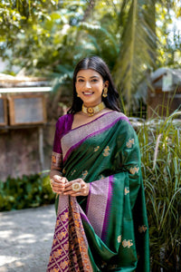 Thumbnail for Vishnu Weaves Women's Green Tussar Silk Zari Woven Saree with Blouse - Distacart
