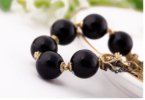 Gold-Plated Alloy Classy Beaded Charm Bracelet - The Pari - Distacart