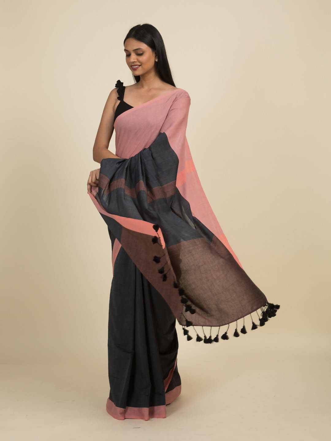 Suta Grey Peach-Coloured Pure Cotton Saree - Distacart