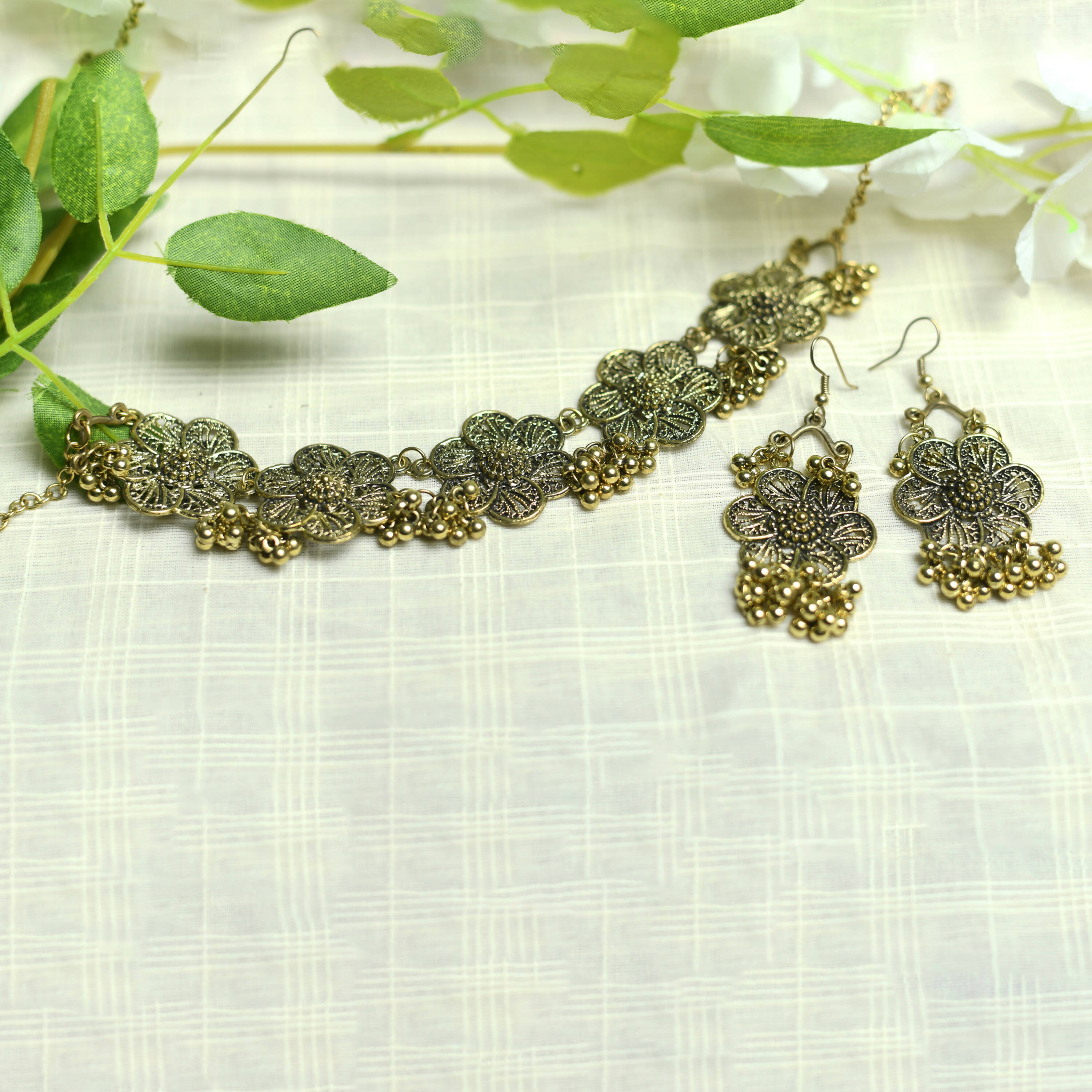 Mominos Fashion Johar Kamal Golden-Plated Brass Finish Floral Desgin Choker For Women - Distacart