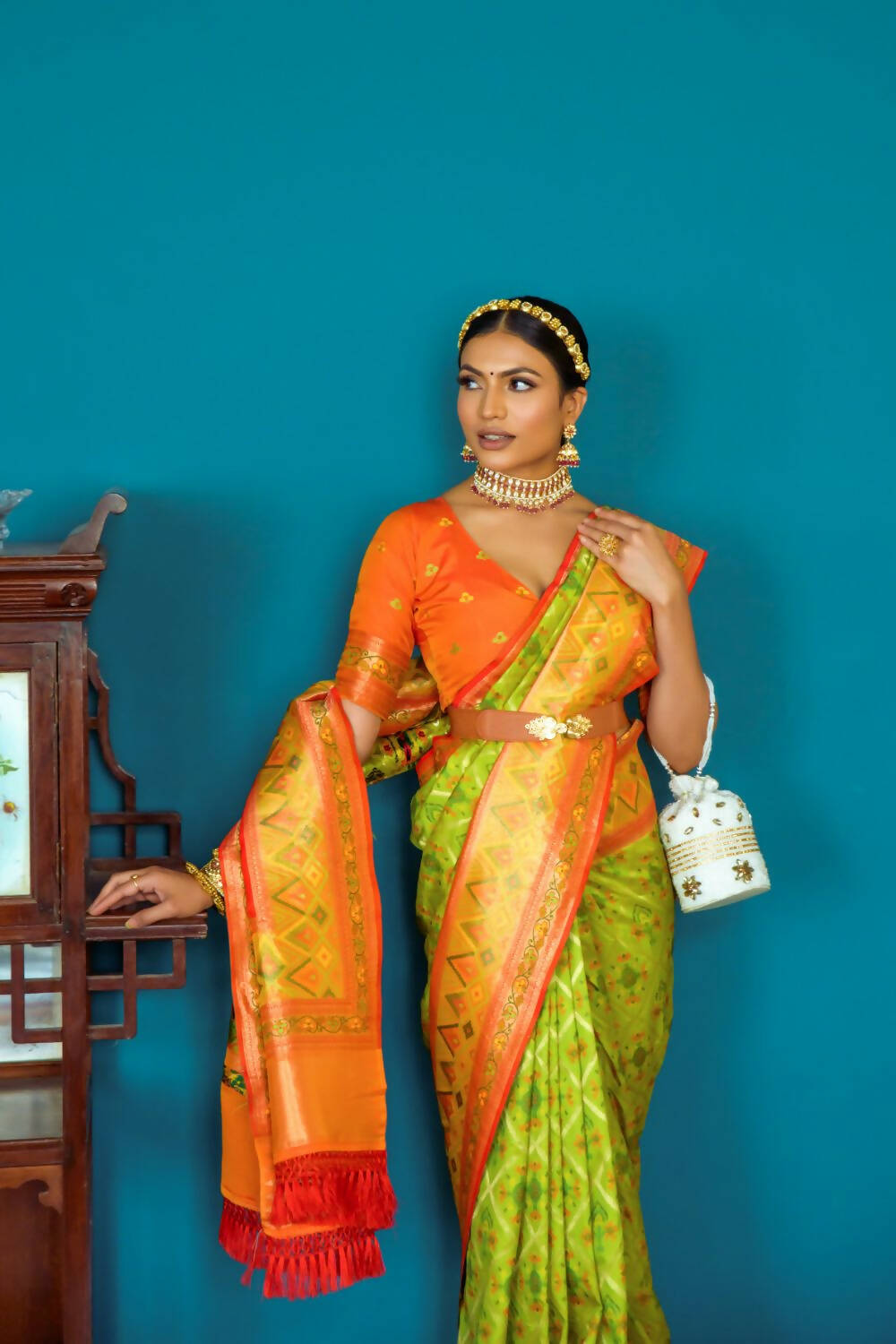 Vishnu Weaves Women's Parrot Green Patola Banarasi Silk Meenakari Zari Woven Saree with Blouse - Distacart