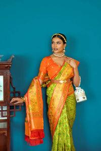 Thumbnail for Vishnu Weaves Women's Parrot Green Patola Banarasi Silk Meenakari Zari Woven Saree with Blouse - Distacart