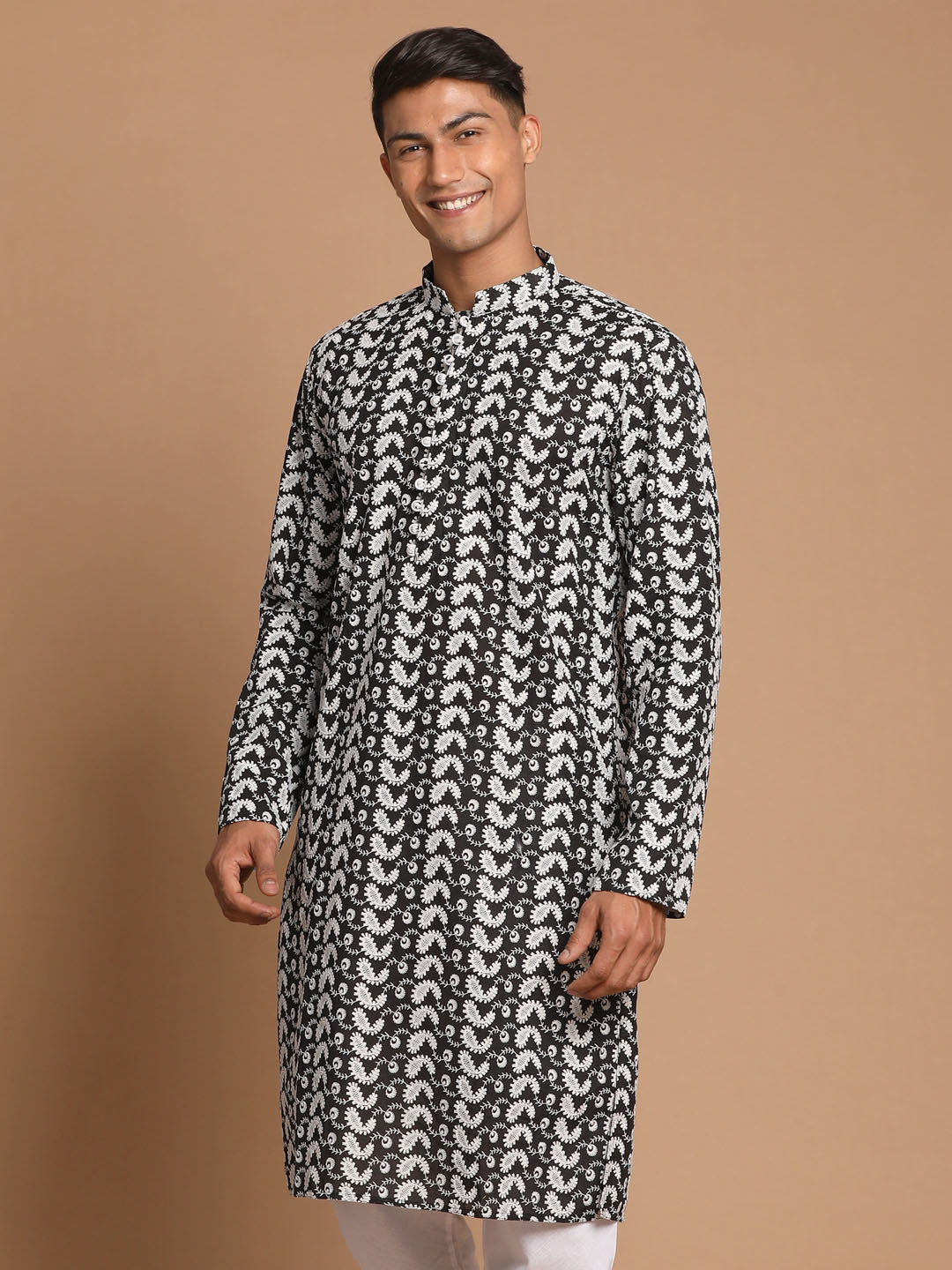Vastramay Men's Black And White Pure Cotton Kurta - Distacart