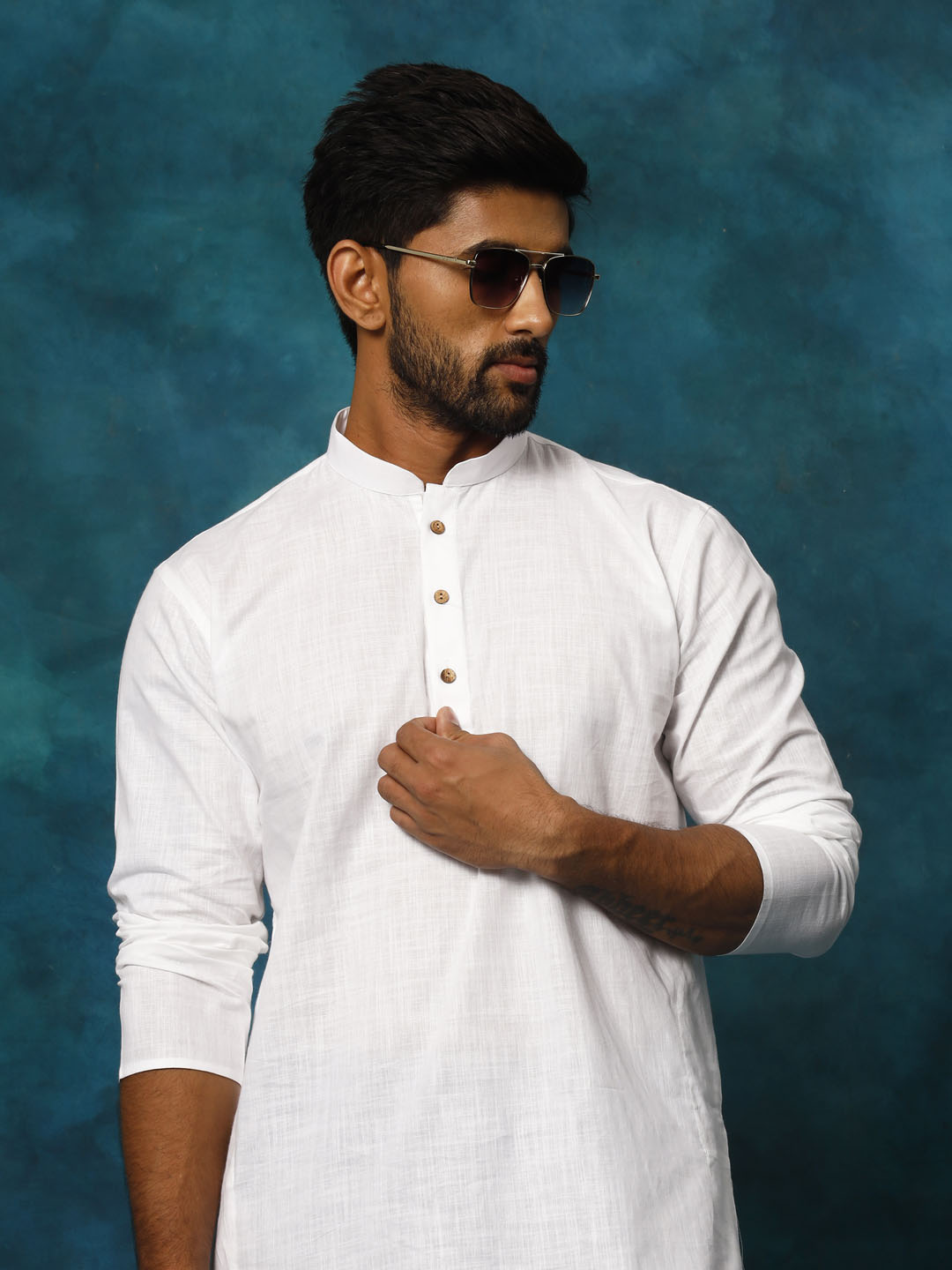 Vastramay Men's White And Black Cotton Blend Kurta Pyjama Set - Distacart