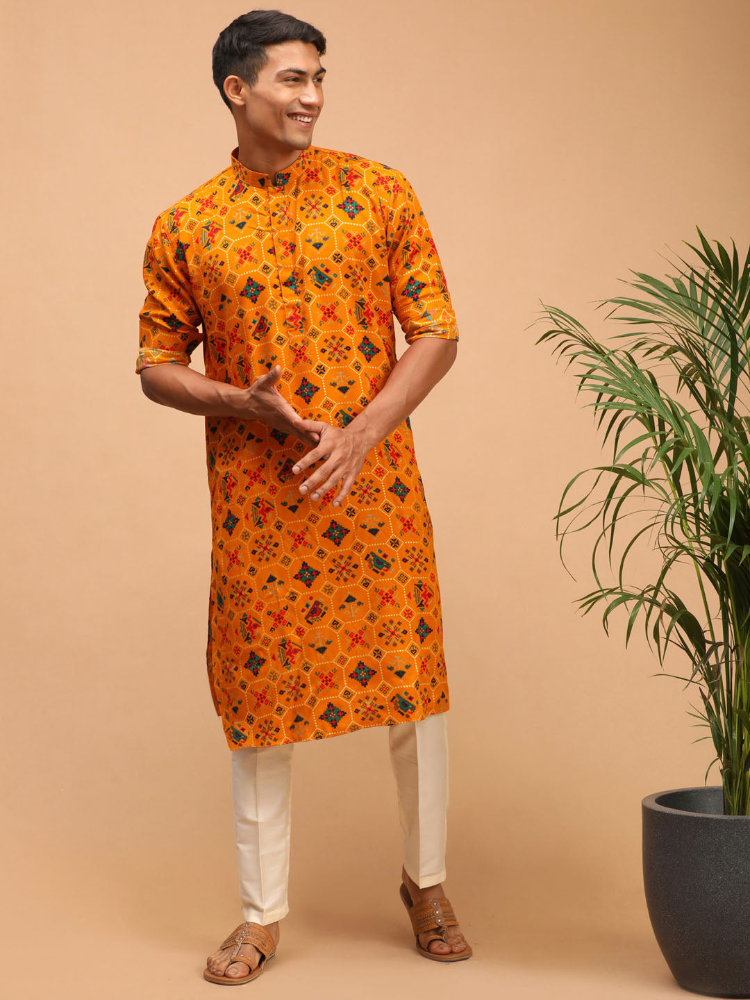 Vastramay Men's Yellow And Cream Cotton Blend Kurta Pyjama Set - Distacart