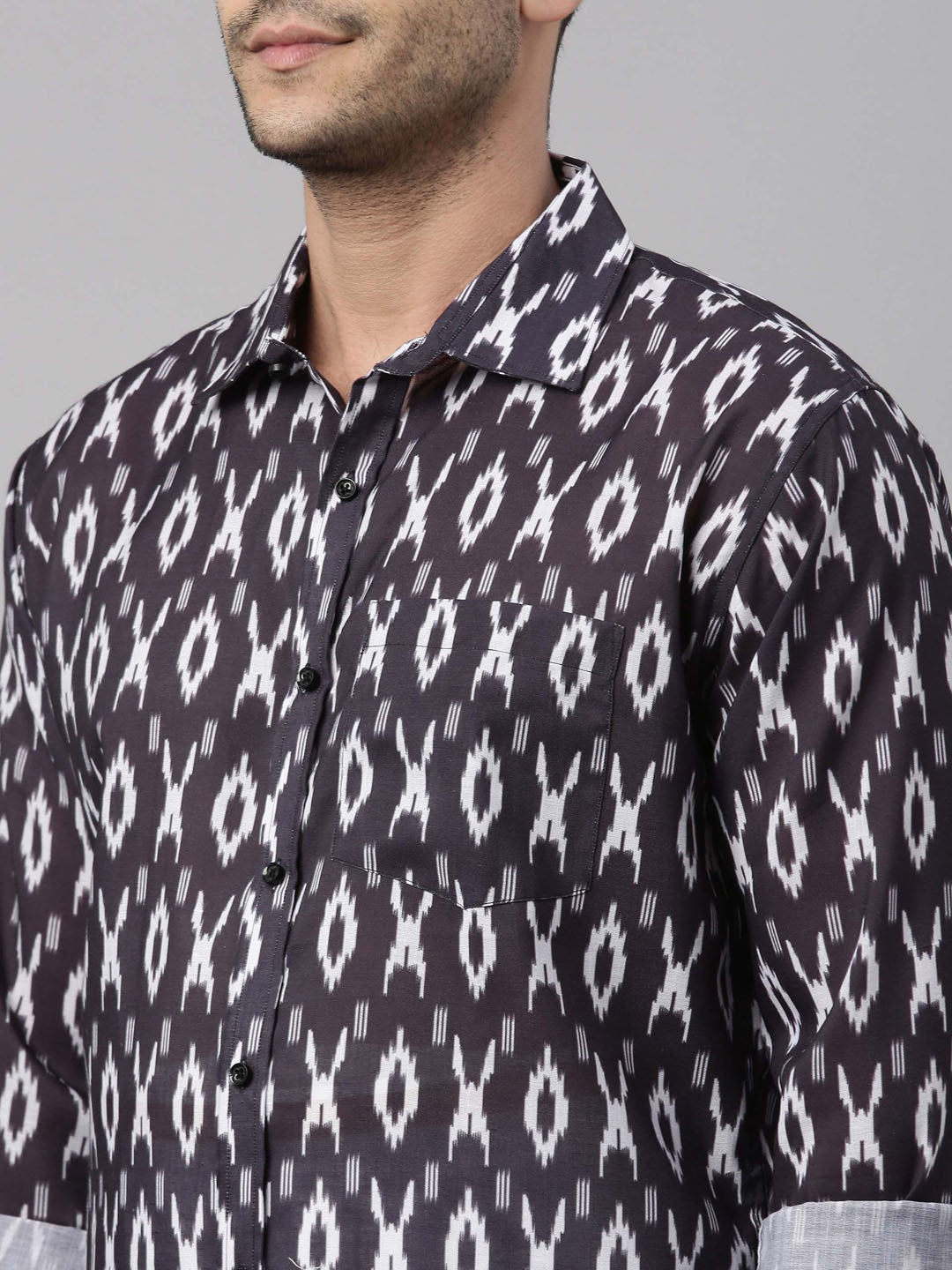 Vastramay Men's Black Cotton Blend Ethnic Shirt And Mundu Set - Distacart