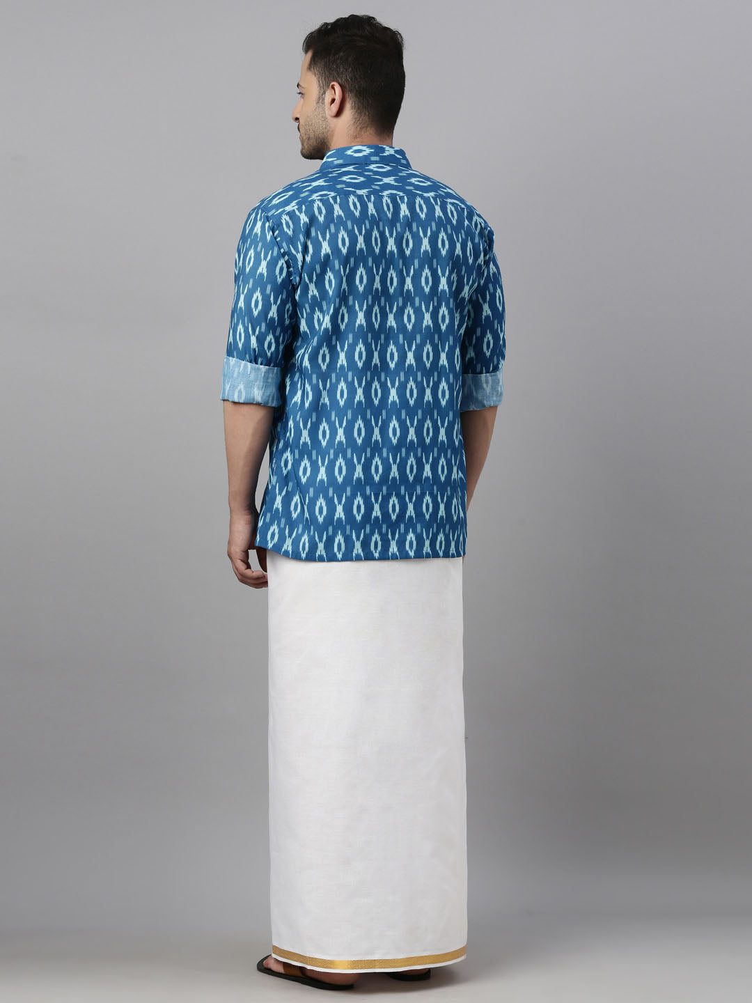 Vastramay Men's Turquoise Cotton Blend Ethnic Shirt And Mundu Set - Distacart