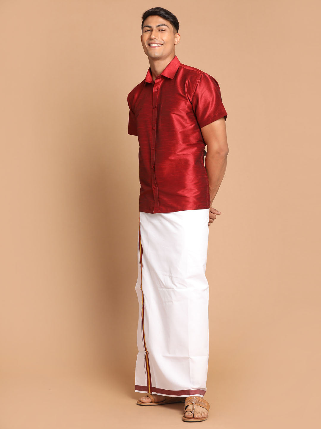 VM by Vastramay Men's Maroon And White Silk Blend Shirt And Mundu - Distacart