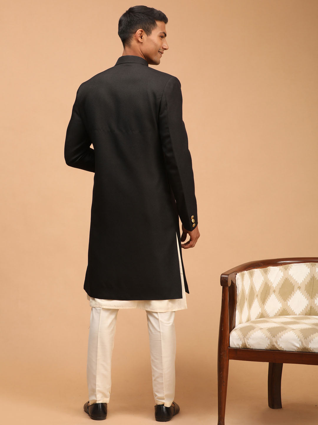 Vastramay Men's Black And Cream Viscose Sherwani Set - Distacart