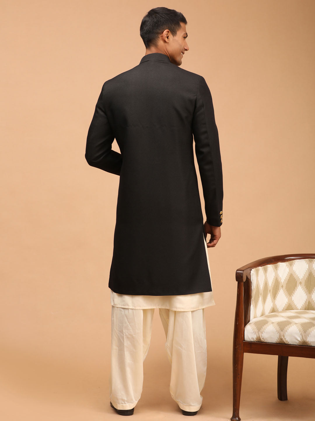 Vastramay Men's Black And Cream Viscose Sherwani Set - Distacart
