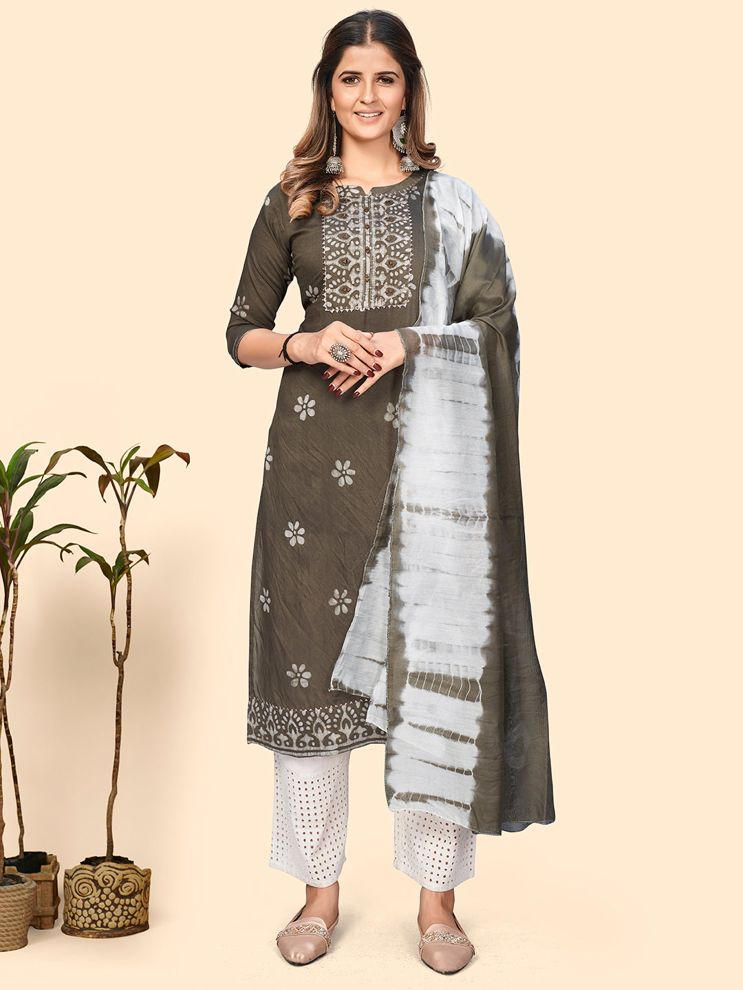 NOZ2TOZ Women's Batik Print & Mirror Straight Chanderi Grey Stitched Kurta With Dupatta - Distacart