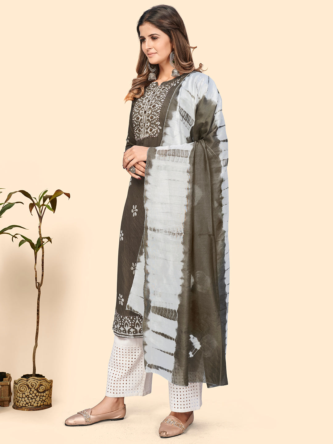 NOZ2TOZ Women's Batik Print & Mirror Straight Chanderi Grey Stitched Kurta With Dupatta - Distacart