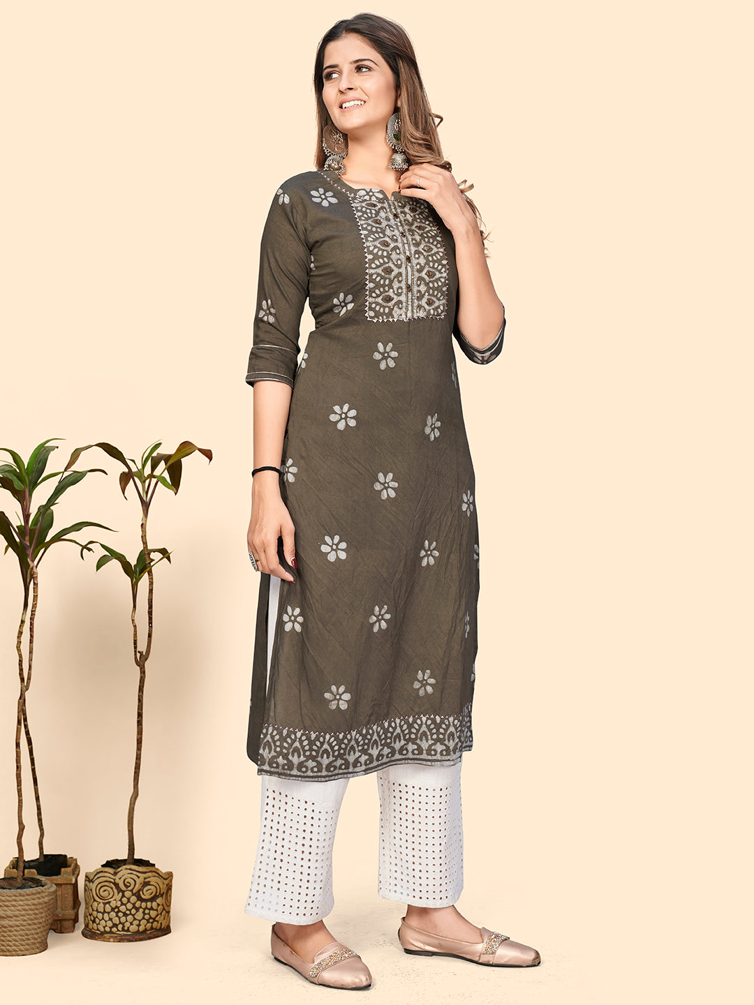 NOZ2TOZ Women's Batik Print & Mirror Straight Chanderi Grey Stitched Kurta With Dupatta - Distacart