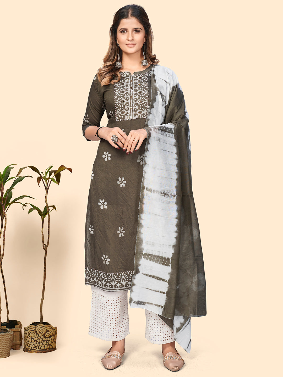 NOZ2TOZ Women's Batik Print & Mirror Straight Chanderi Grey Stitched Kurta With Dupatta - Distacart