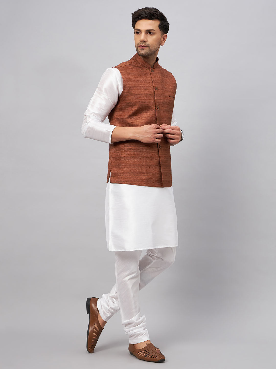 VM by Vastramay Men's Brown And White Silk Blend Jacket, Kurta And Pyjama Set - Distacart