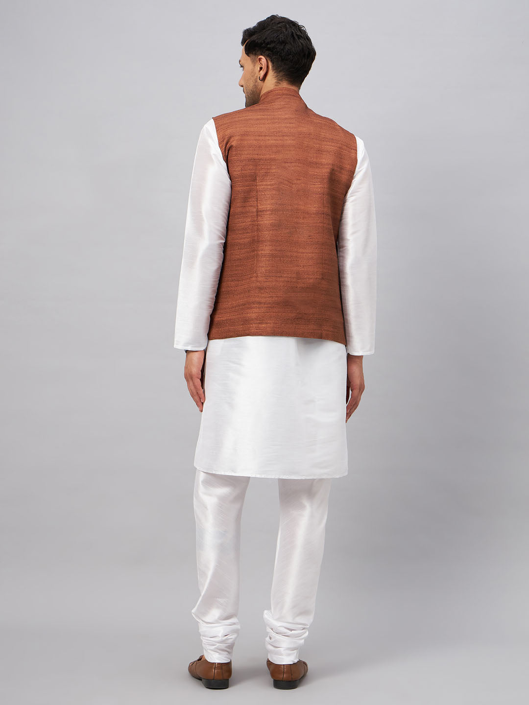 VM by Vastramay Men's Brown And White Silk Blend Jacket, Kurta And Pyjama Set - Distacart