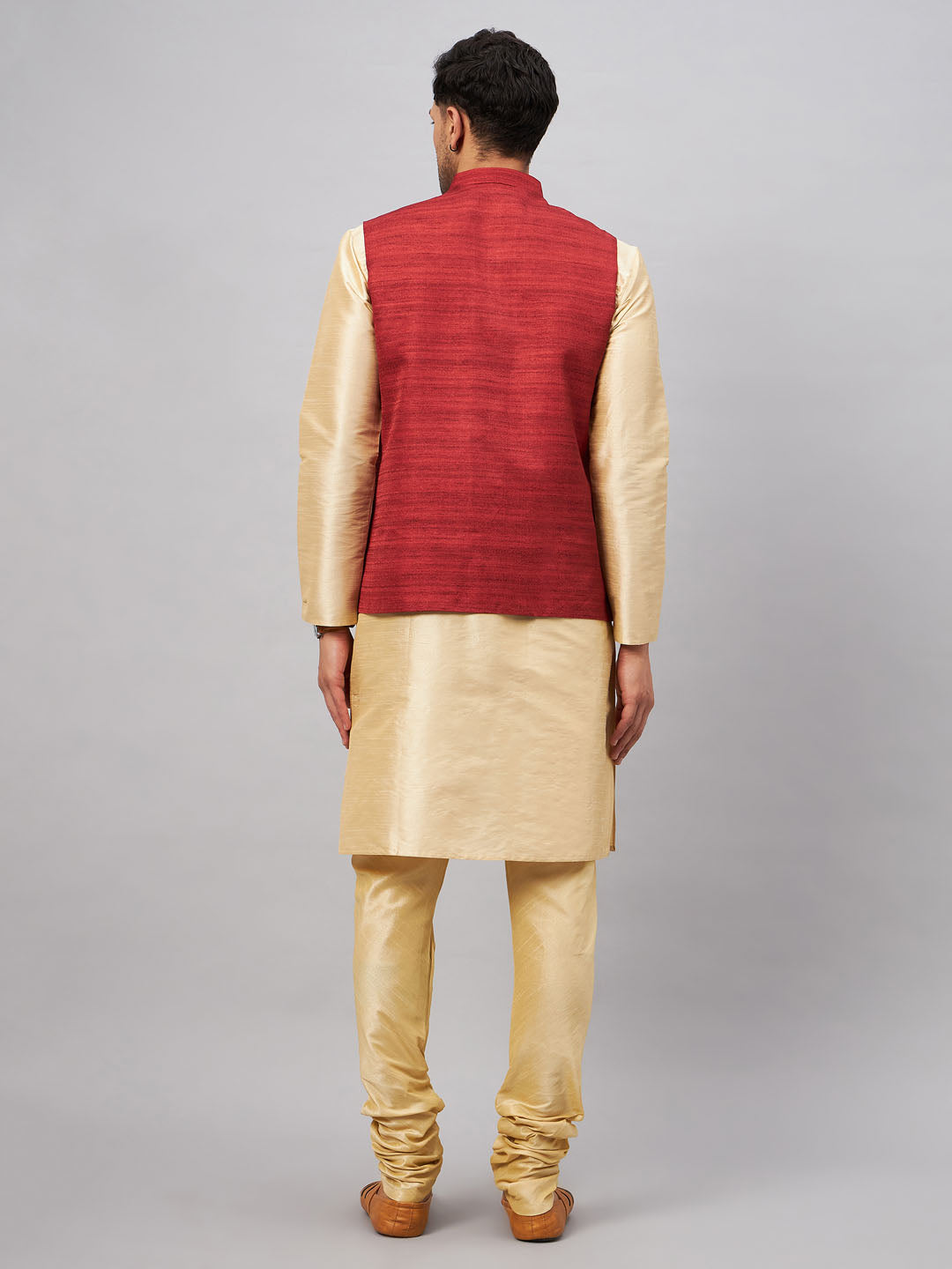 VM by Vastramay Men's Maroon And Gold Silk Blend Jacket, Kurta And Pyjama Set - Distacart