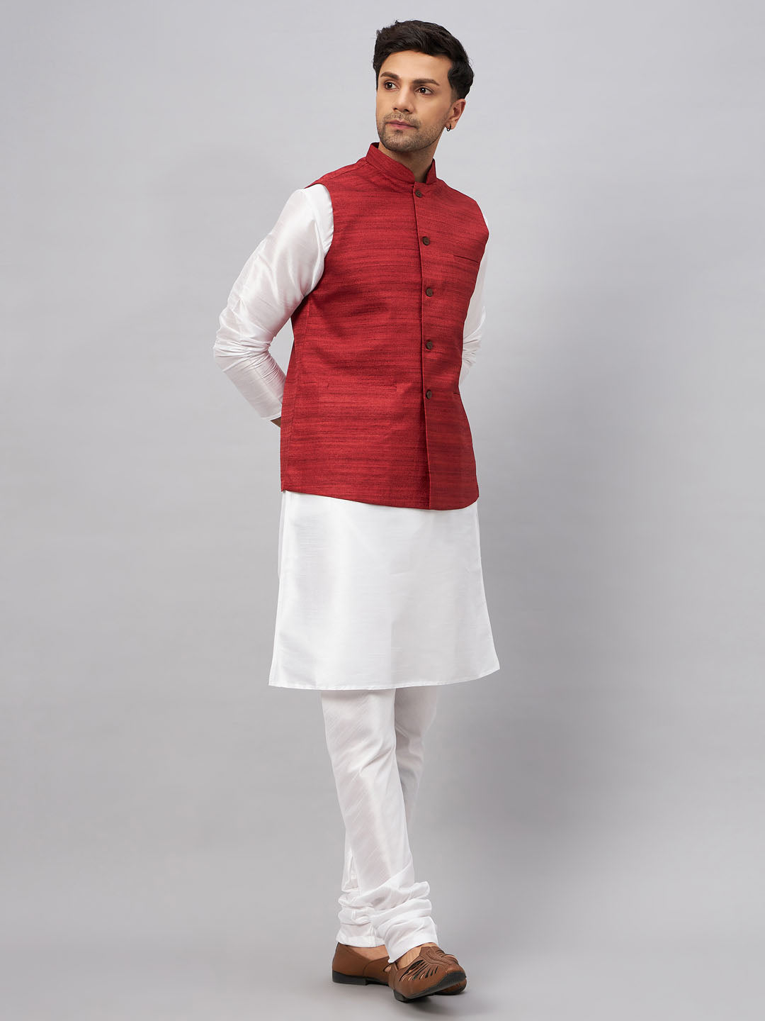 VM by Vastramay Men's Maroon And White Silk Blend Jacket, Kurta And Pyjama Set - Distacart