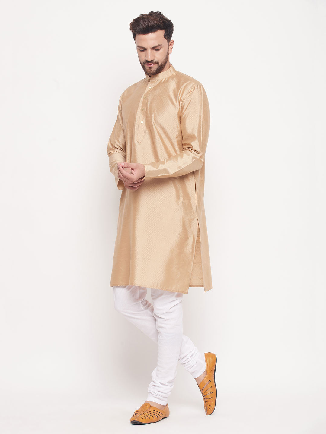 VM by Vastramay Men's Beige And White Silk Blend Kurta Pyjama Set - Distacart