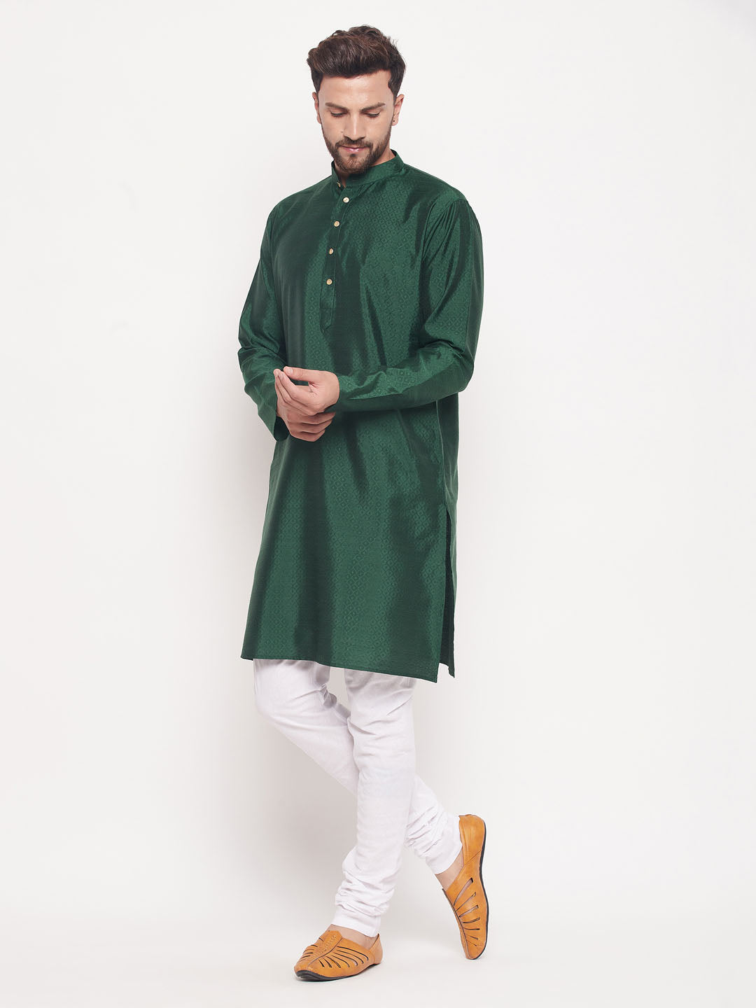 VM by Vastramay Men's Green And White Silk Blend Kurta Pyjama Set - Distacart