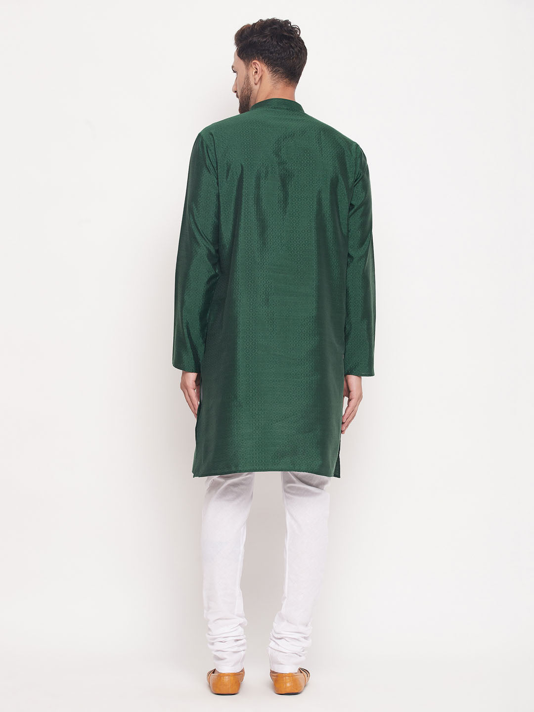 VM by Vastramay Men's Green And White Silk Blend Kurta Pyjama Set - Distacart