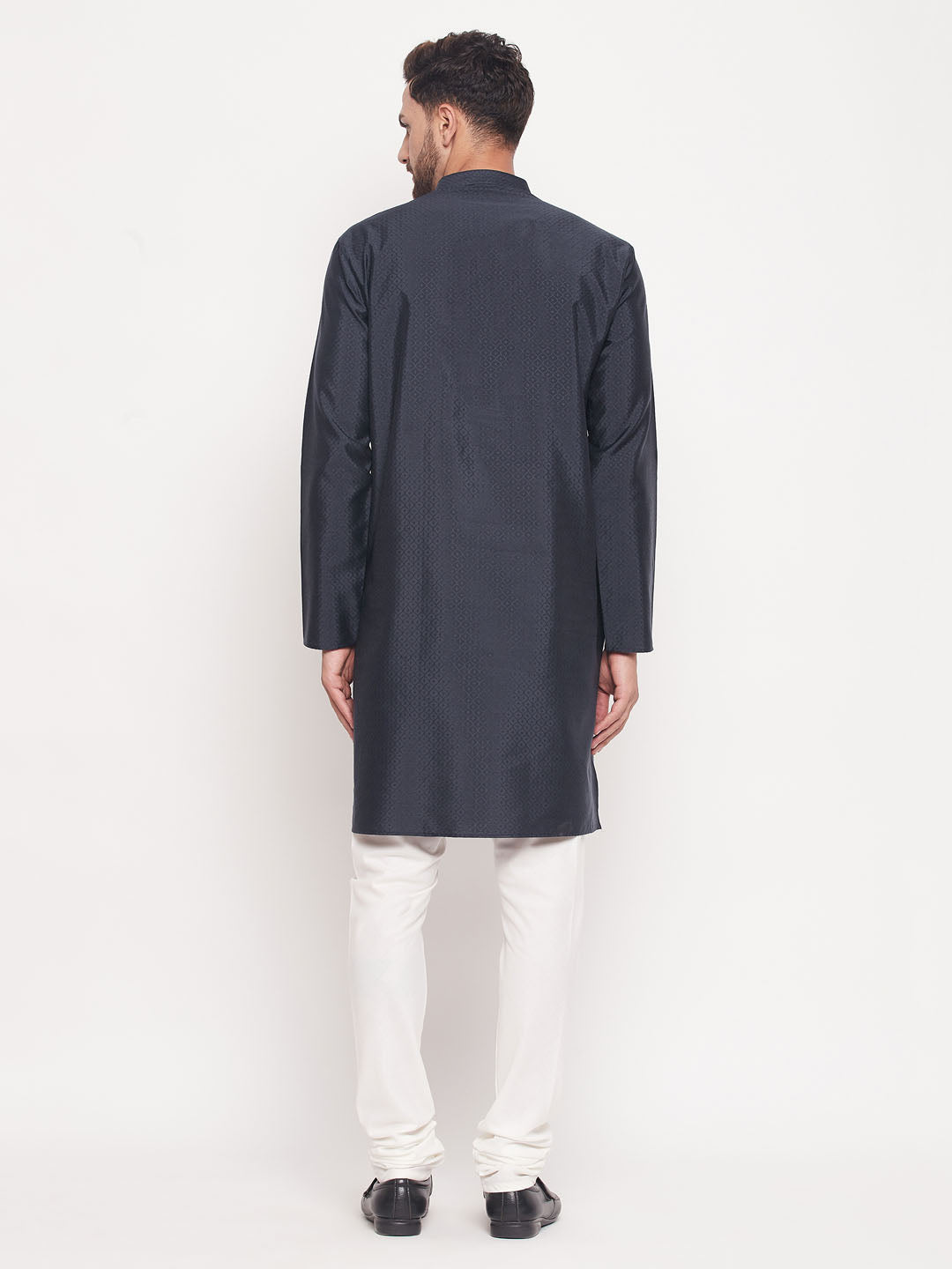 VM by Vastramay Men's Navy Blue And Cream Silk Blend Kurta Pyjama Set - Distacart