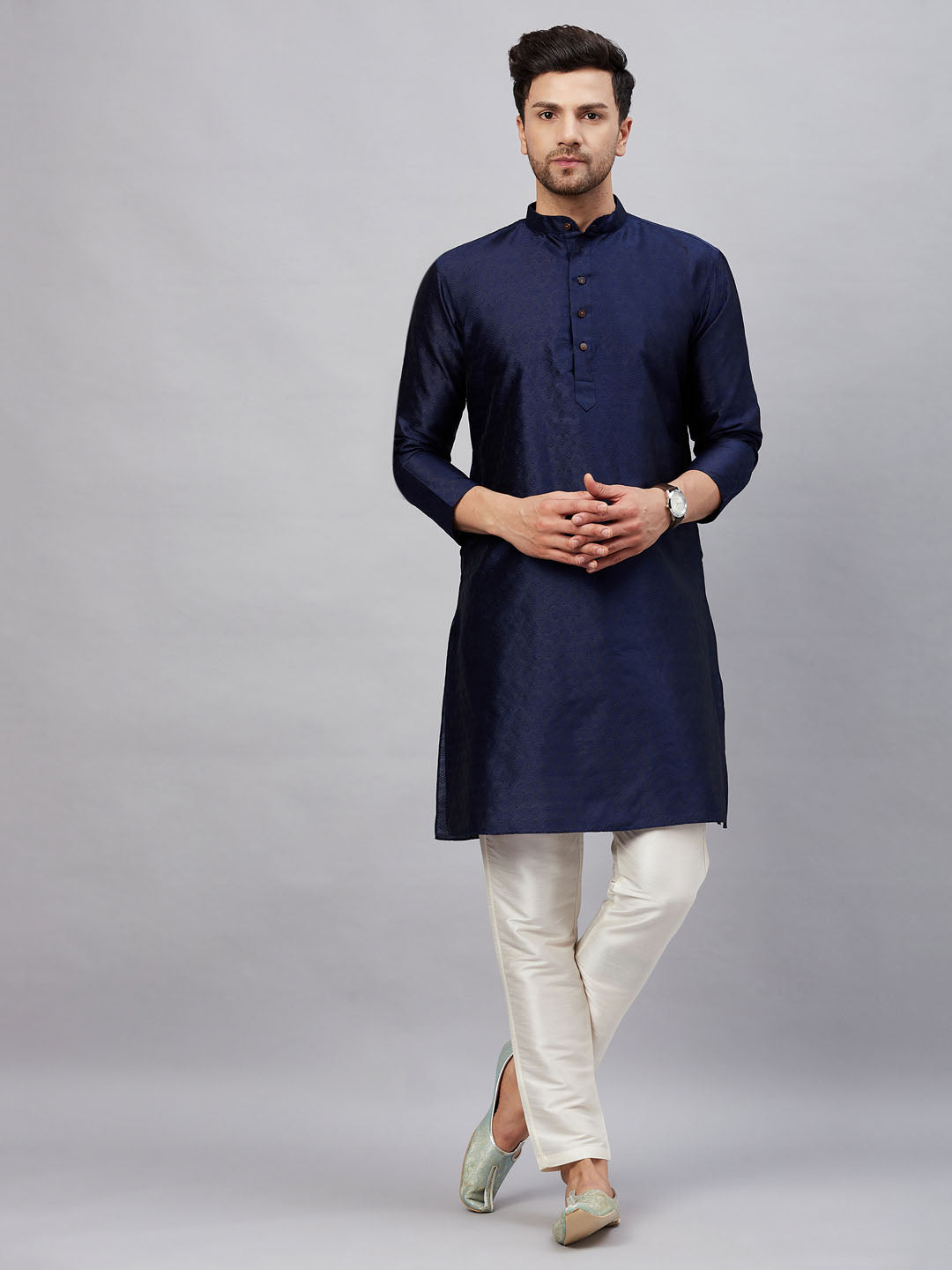 VM by Vastramay Men's Navy Blue And Cream Silk Blend Kurta Pyjama Set - Distacart