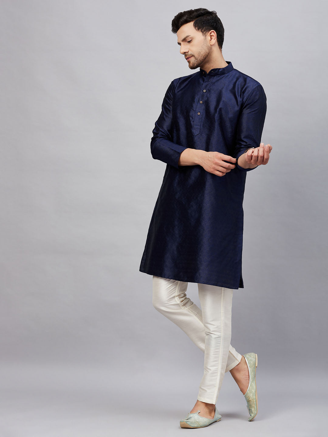 VM by Vastramay Men's Navy Blue And Cream Silk Blend Kurta Pyjama Set - Distacart